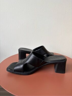 Women's Black Leather Open-Toe Slide Mules